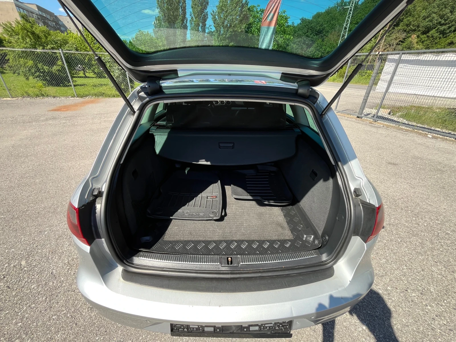 Seat Exeo ST 2.0TDI 170 Xenon Кожа Navi, снимка 14 - Автомобили и джипове - 54712081