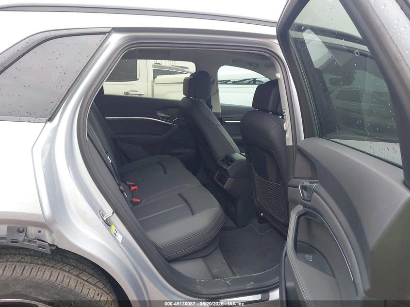 Audi E-Tron Premium Quattro, снимка 8 - Автомобили и джипове - 54769476