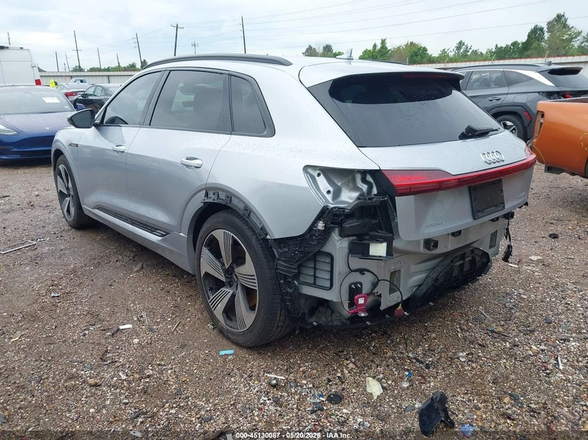 Audi E-Tron Premium Quattro, снимка 3 - Автомобили и джипове - 54769476