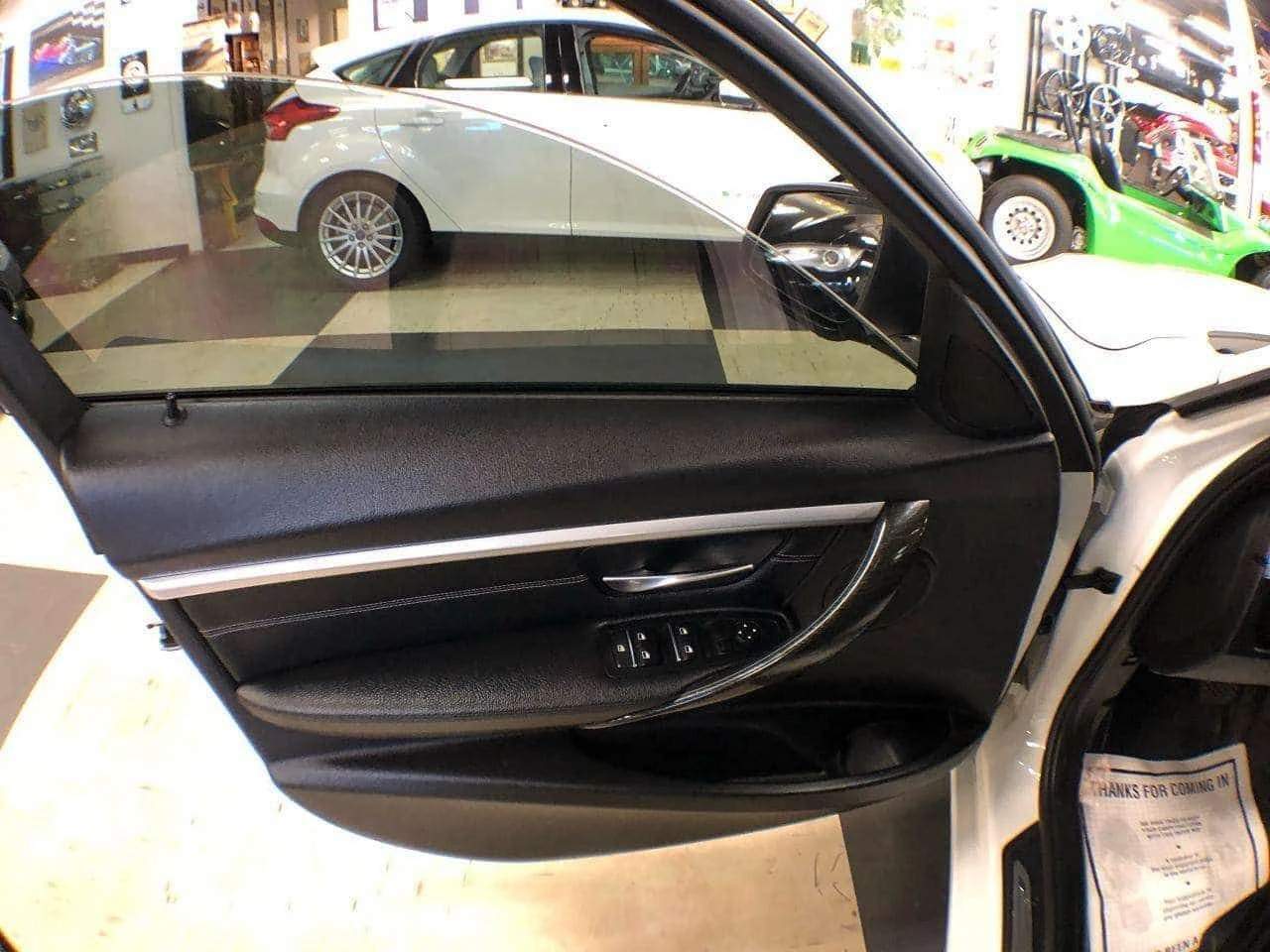 BMW 330 * 330I X DRIVE SPORT PKG LEATHER SUNROOF NAVI CAME, снимка 12 - Автомобили и джипове - 54960984