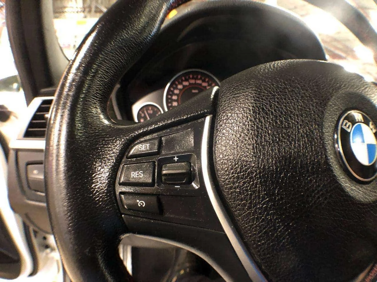 BMW 330 * 330I X DRIVE SPORT PKG LEATHER SUNROOF NAVI CAME, снимка 16 - Автомобили и джипове - 54960984