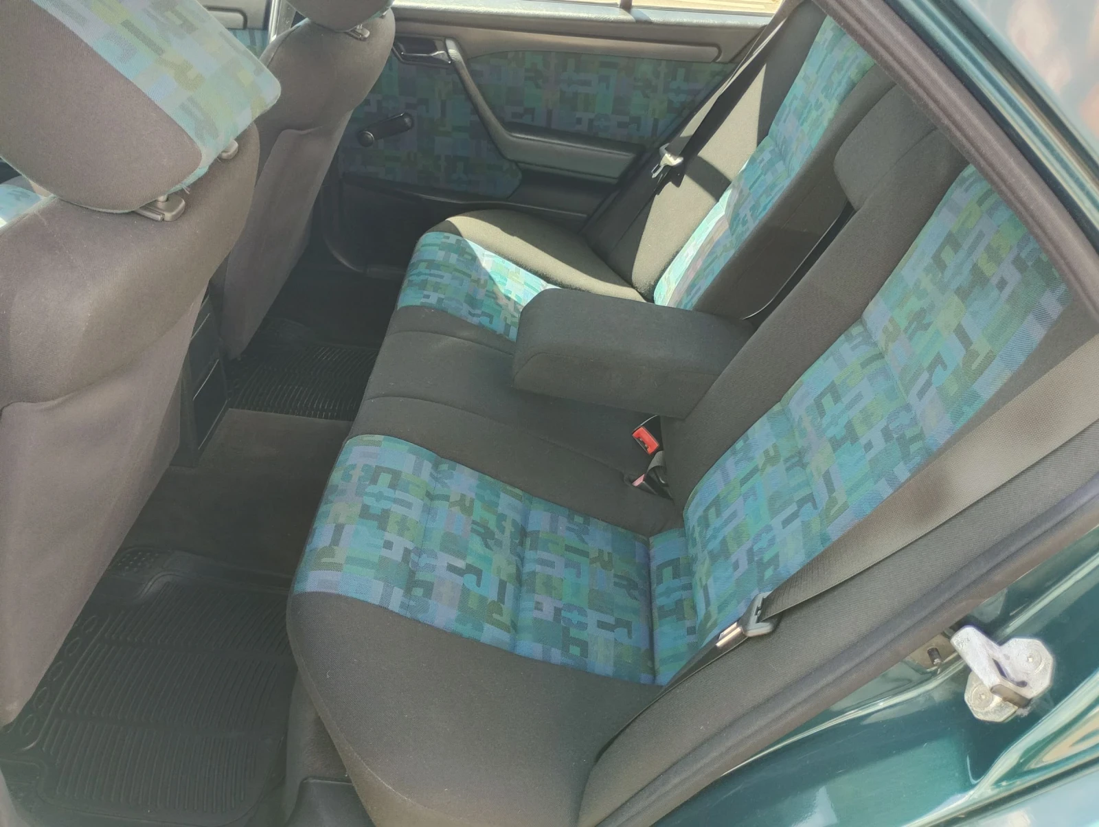 Mercedes-Benz C 220   Esprit, снимка 7 - Автомобили и джипове - 55163930