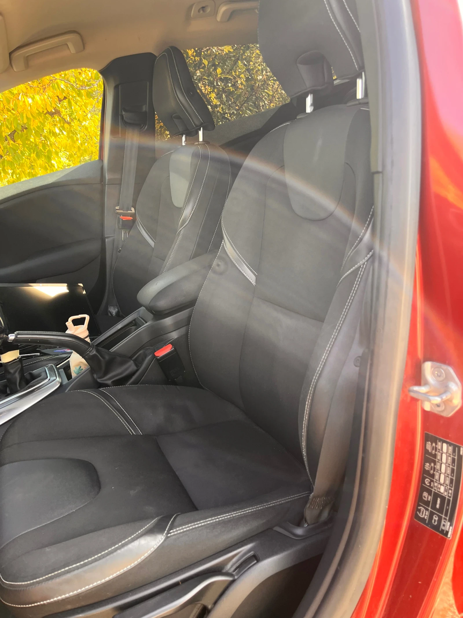 Volvo V40 D2, снимка 12 - Автомобили и джипове - 56585693