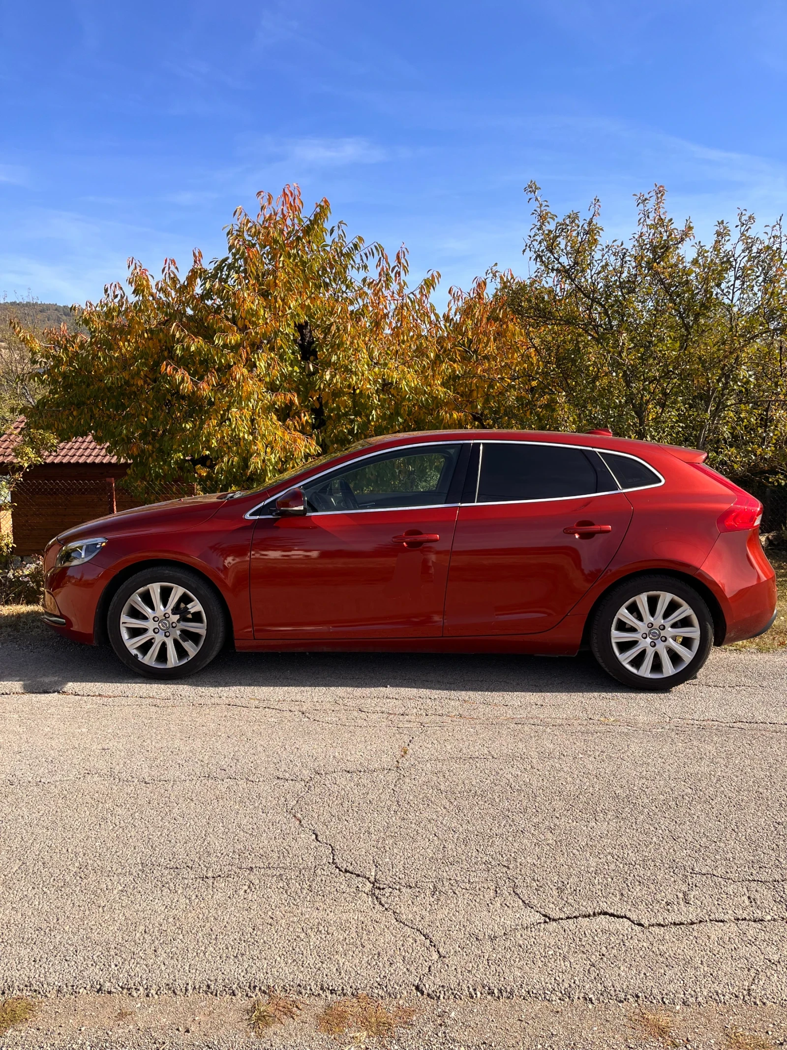 Volvo V40 D2, снимка 2 - Автомобили и джипове - 56585693