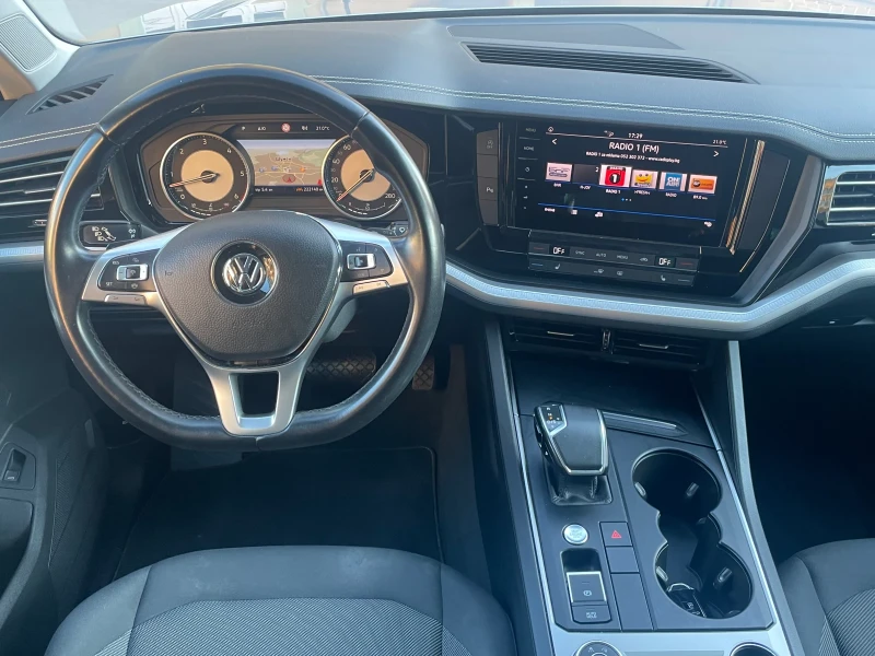 VW Touareg 3.0 TDI 4MOTION, снимка 5 - Автомобили и джипове - 52598651