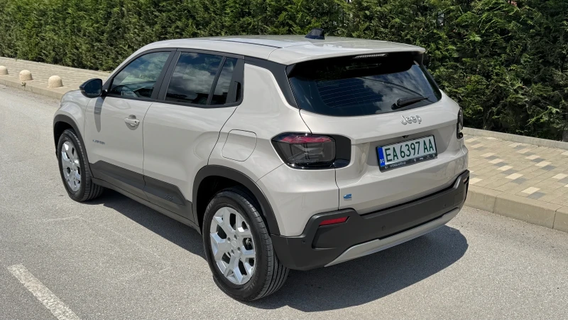 Jeep Avenger ! ПЪРВИ СОБСТВЕНИК ! ЗАКУПЕНА ОТ БЪГАРИЯ ! !, снимка 2 - Автомобили и джипове - 50494785