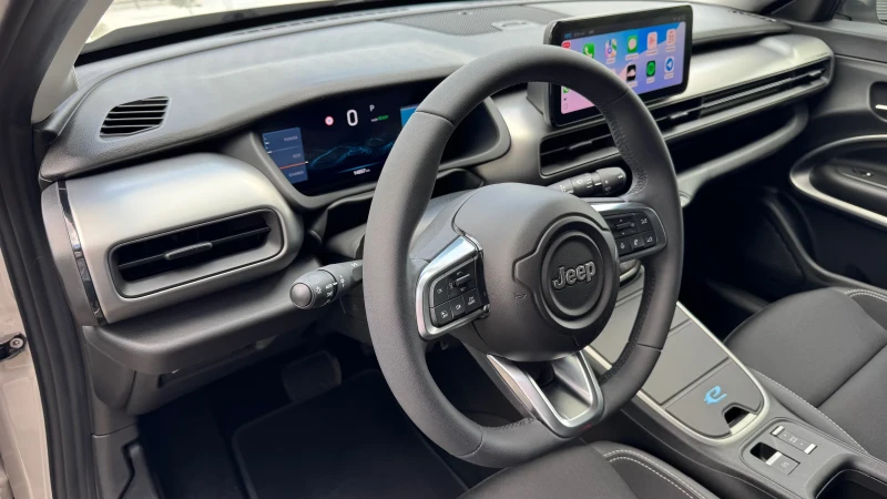 Jeep Avenger ! ПЪРВИ СОБСТВЕНИК ! ЗАКУПЕНА ОТ БЪГАРИЯ ! !, снимка 7 - Автомобили и джипове - 50494785