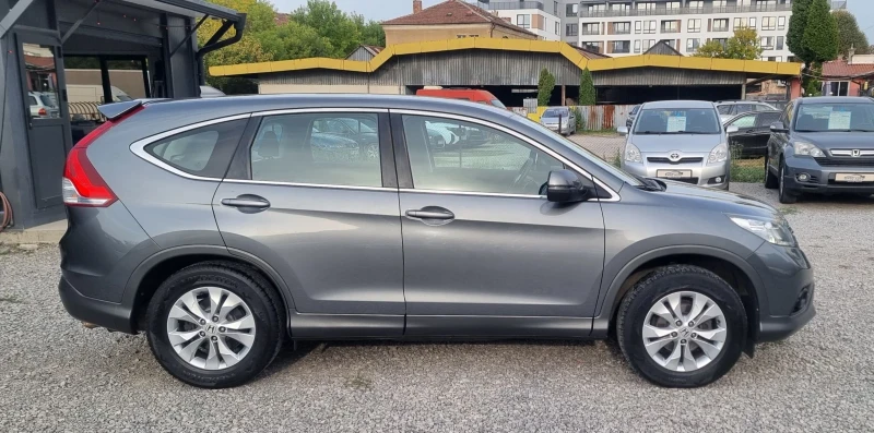 Honda Cr-v 2.0 i-VTEC 4x4 Пълна сервизна история!, снимка 4 - Автомобили и джипове - 51829908