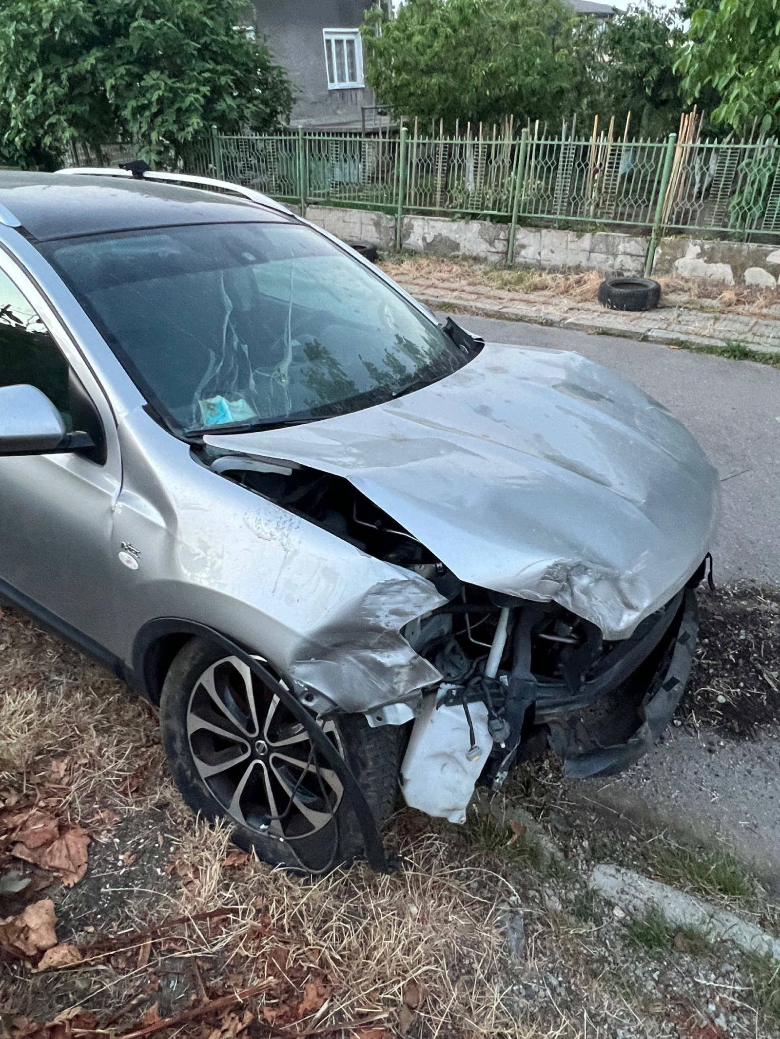 Nissan Qashqai 2.0-16v-AВТОМАТ-ПАНОРАМА-НОВ ВНОС ОТ ИТАЛИЯ | Mobile.bg — изображение 15