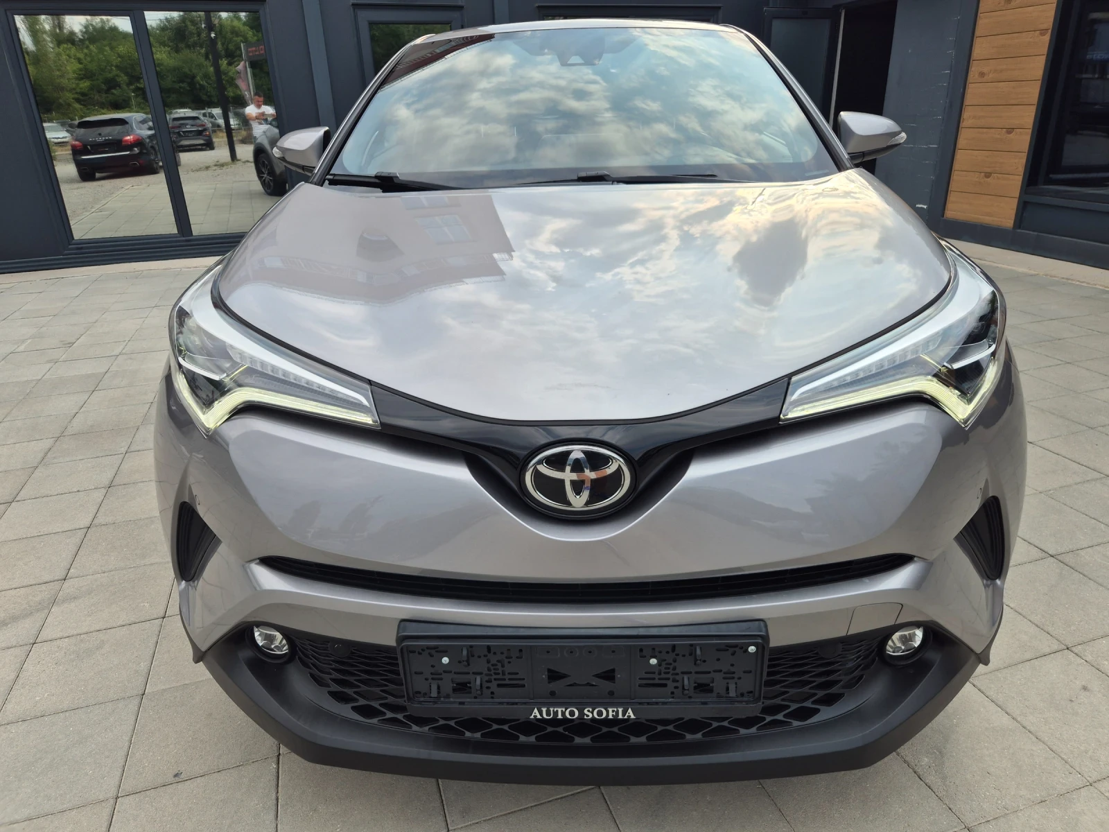 Toyota C-HR AWD - изображение 2