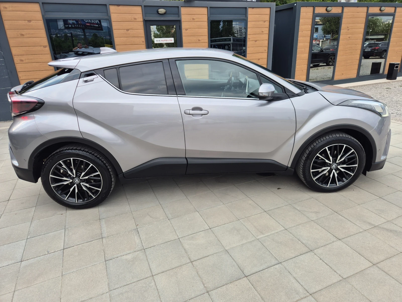 Toyota C-HR AWD - изображение 4