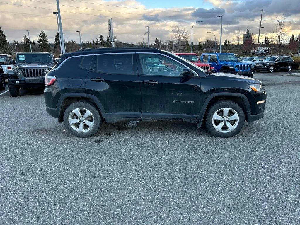 Jeep Compass * North * CARFAX *    | Mobile.bg   3