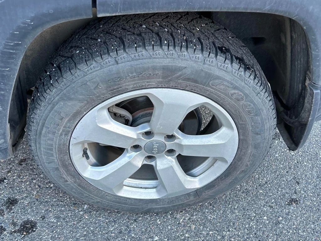 Jeep Compass * North * CARFAX *    | Mobile.bg   15