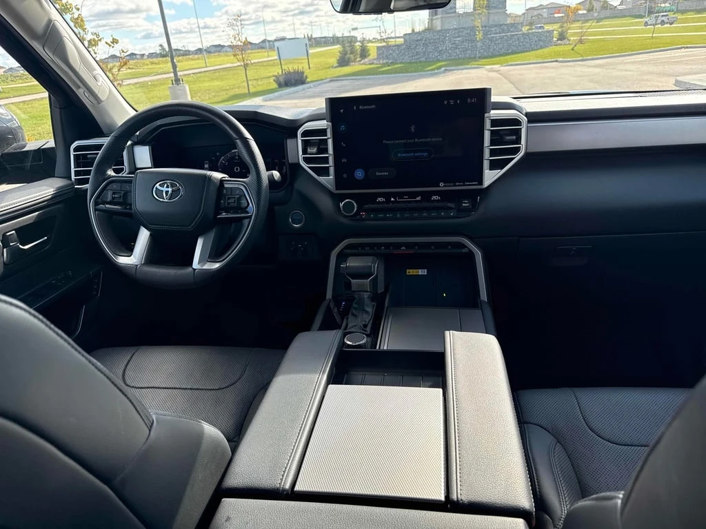 Toyota Sequoia * 4WD * CARFAX *  | Mobile.bg � ����������� 5