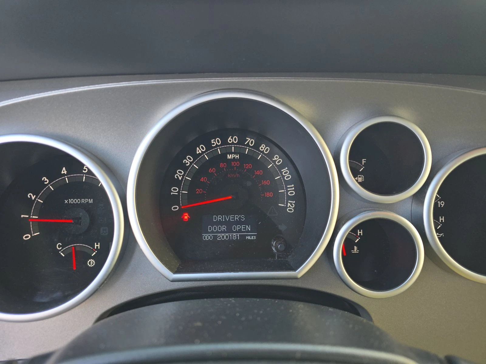 Toyota Sequoia LIMITED* 5.7* V8* ПОДГРЕВ* КАМЕРА* КЕЙЛЕС - изображение 10