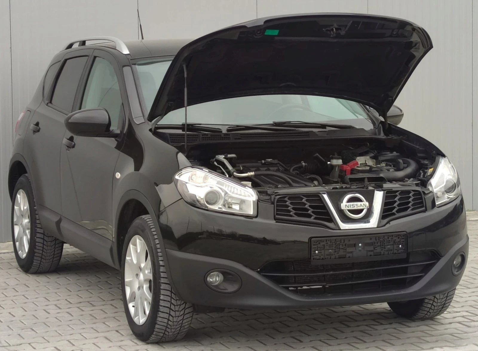 Nissan Qashqai 1.6i, снимка 16 - Автомобили и джипове - 53727056