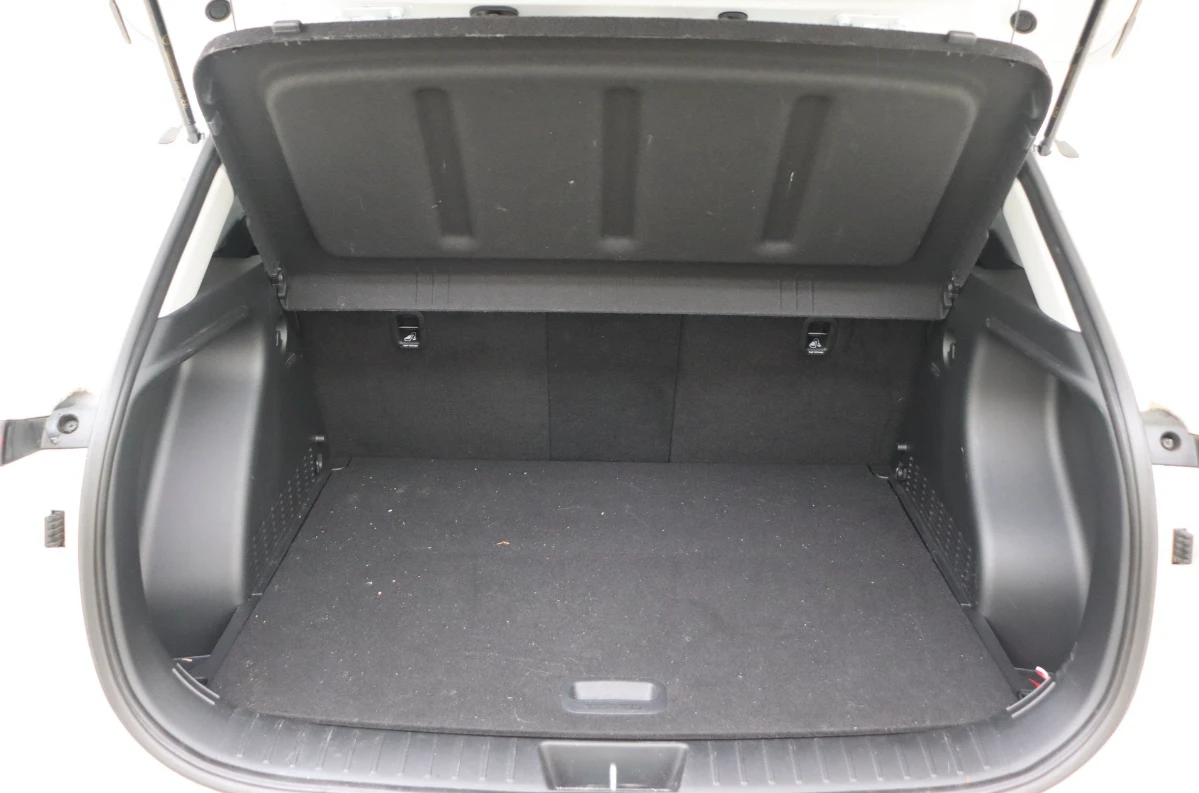 Hyundai Kona e-Kona 48 kWh ВЪЗМОЖНОСТ ЗА ЛИЗИНГ, снимка 10 - Автомобили и джипове - 53815252