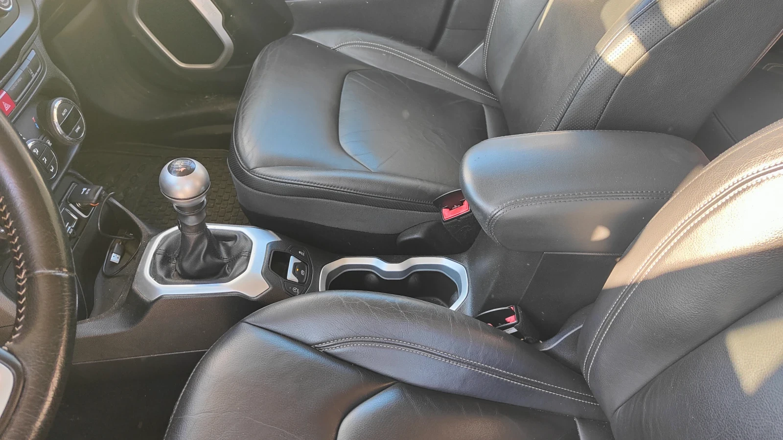 Jeep Renegade, снимка 11 - Автомобили и джипове - 53843015