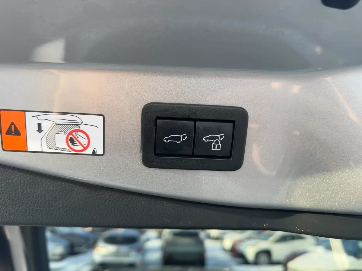 Toyota C-HR 2.0* TEAM-D* CAM* KEYLESS* DISTR* , снимка 12 - Автомобили и джипове - 53993676