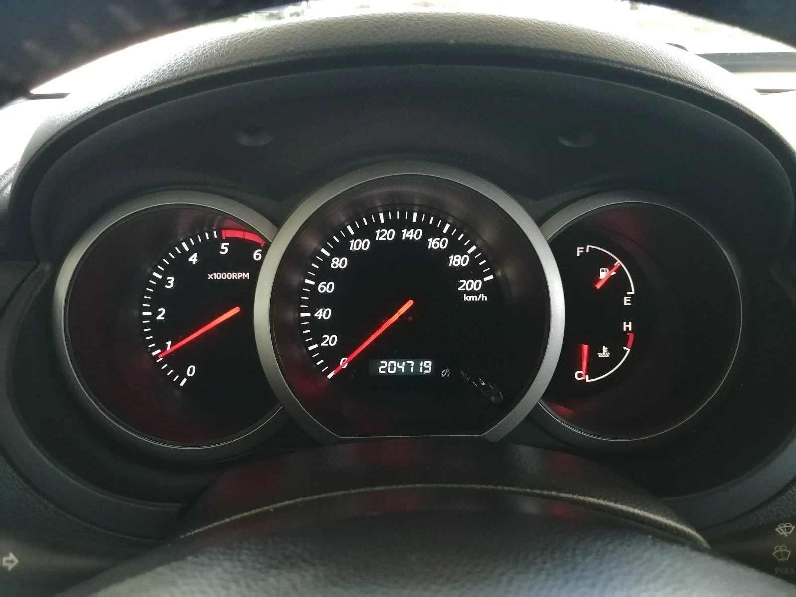 Suzuki Grand vitara 1.9, снимка 7 - Автомобили и джипове - 54323366