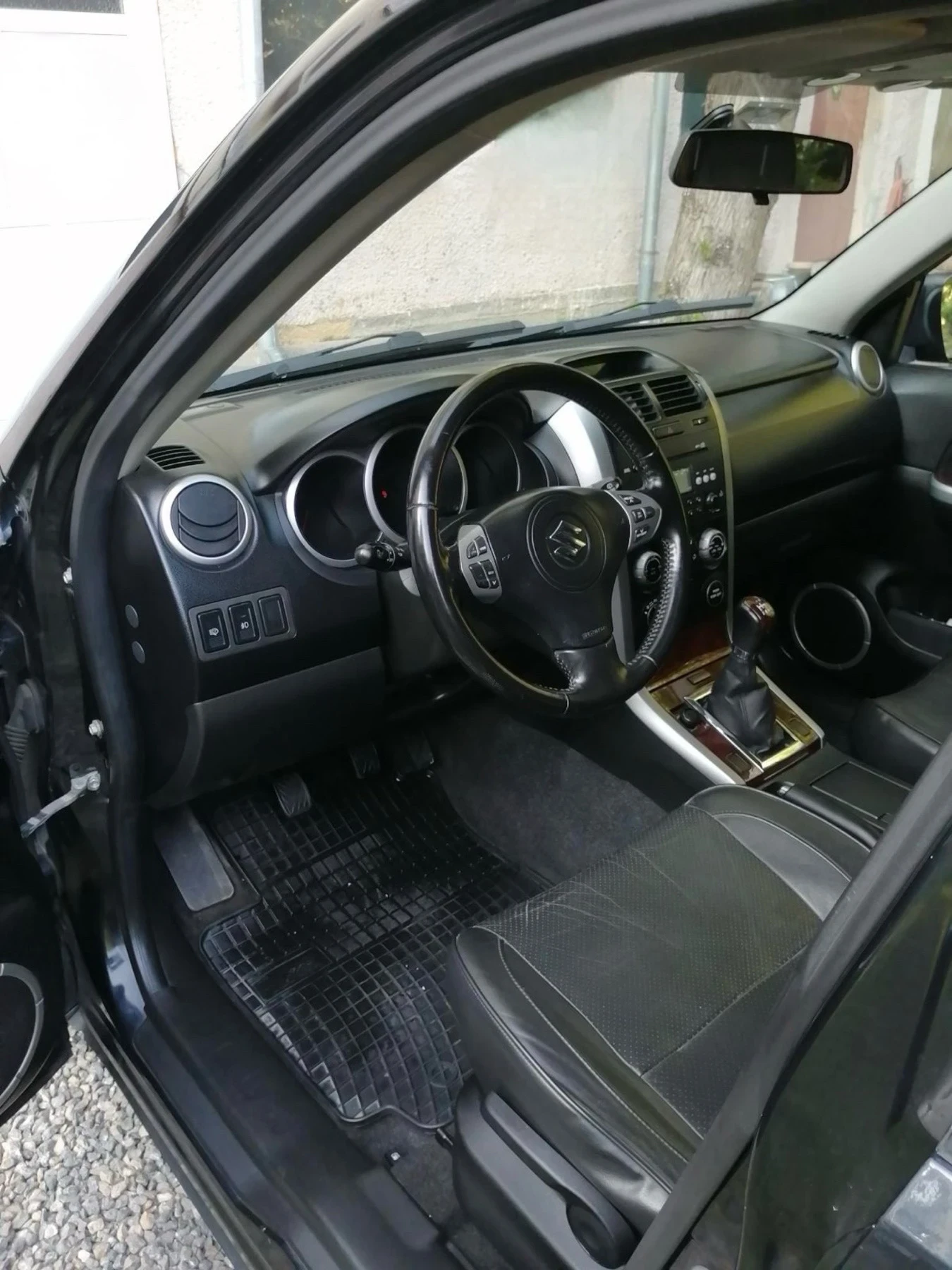 Suzuki Grand vitara 1.9, снимка 6 - Автомобили и джипове - 54323366