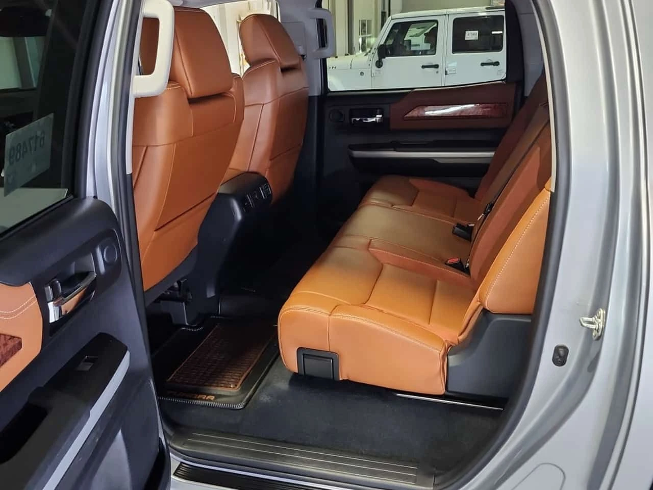 Toyota Tundra PLATINUM CREW CAB SHORT BED| CARFAX| АВТОКРЕДИТ, снимка 12 - Автомобили и джипове - 54598128
