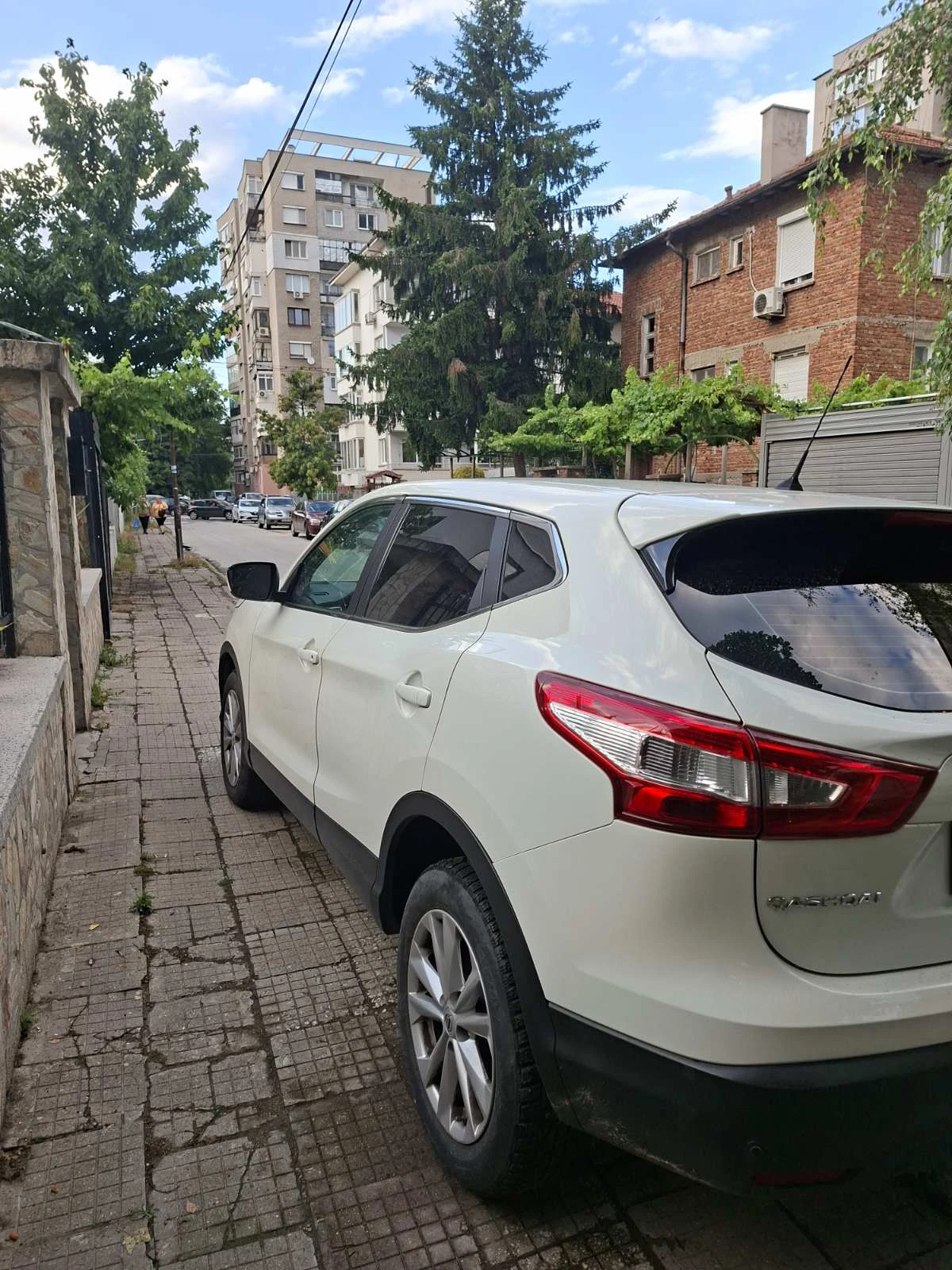 Nissan Qashqai 1.5 DCI, снимка 4 - Автомобили и джипове - 54968273
