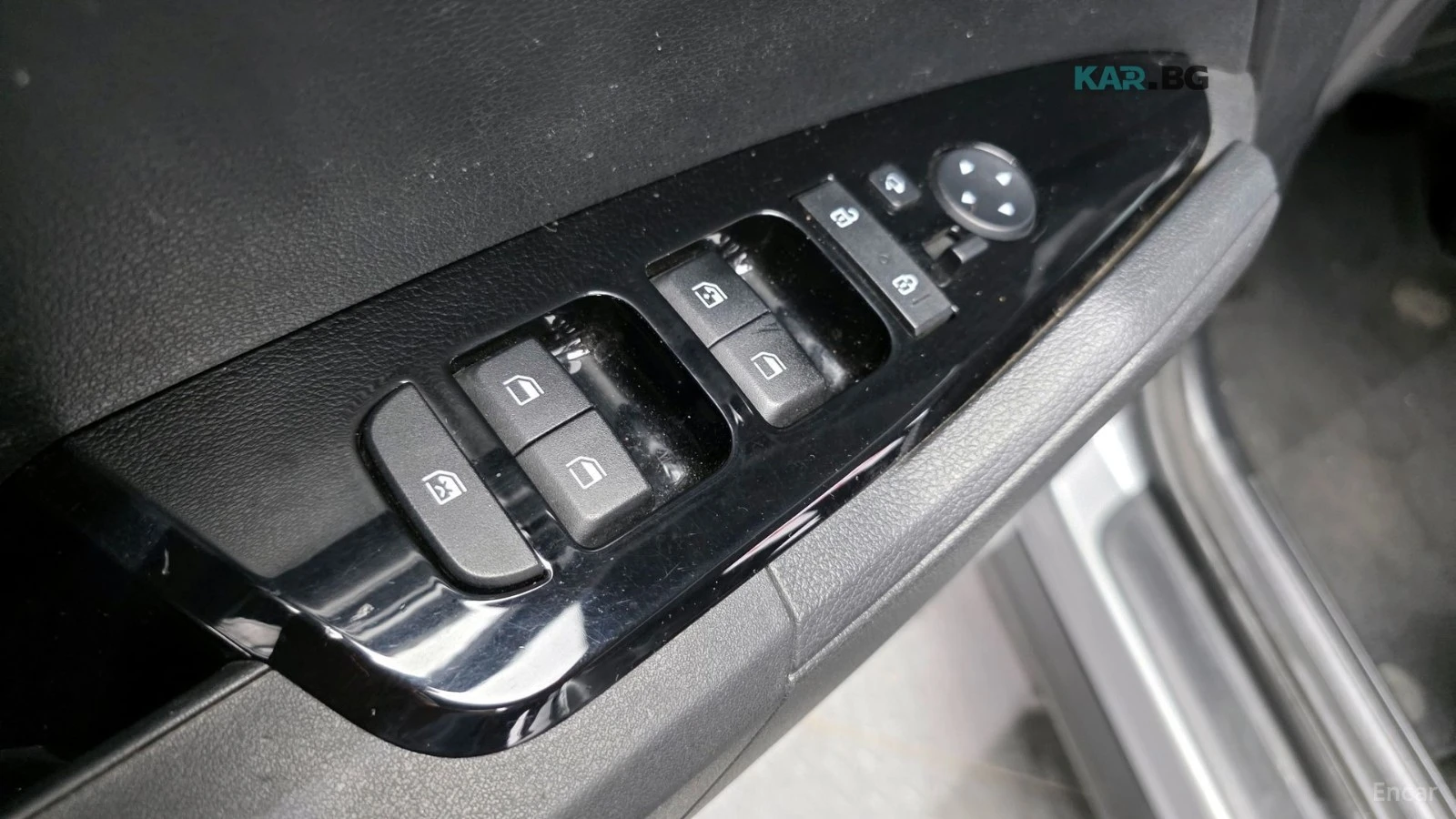 Kia Sportage PRESTIGE* КОЖА* ПОДГРЕВ* ОБДУХВ* НАВИ* КАМЕРА, снимка 14 - Автомобили и джипове - 55085073