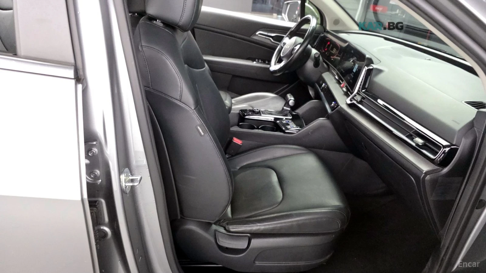 Kia Sportage PRESTIGE* КОЖА* ПОДГРЕВ* ОБДУХВ* НАВИ* КАМЕРА, снимка 12 - Автомобили и джипове - 55085073