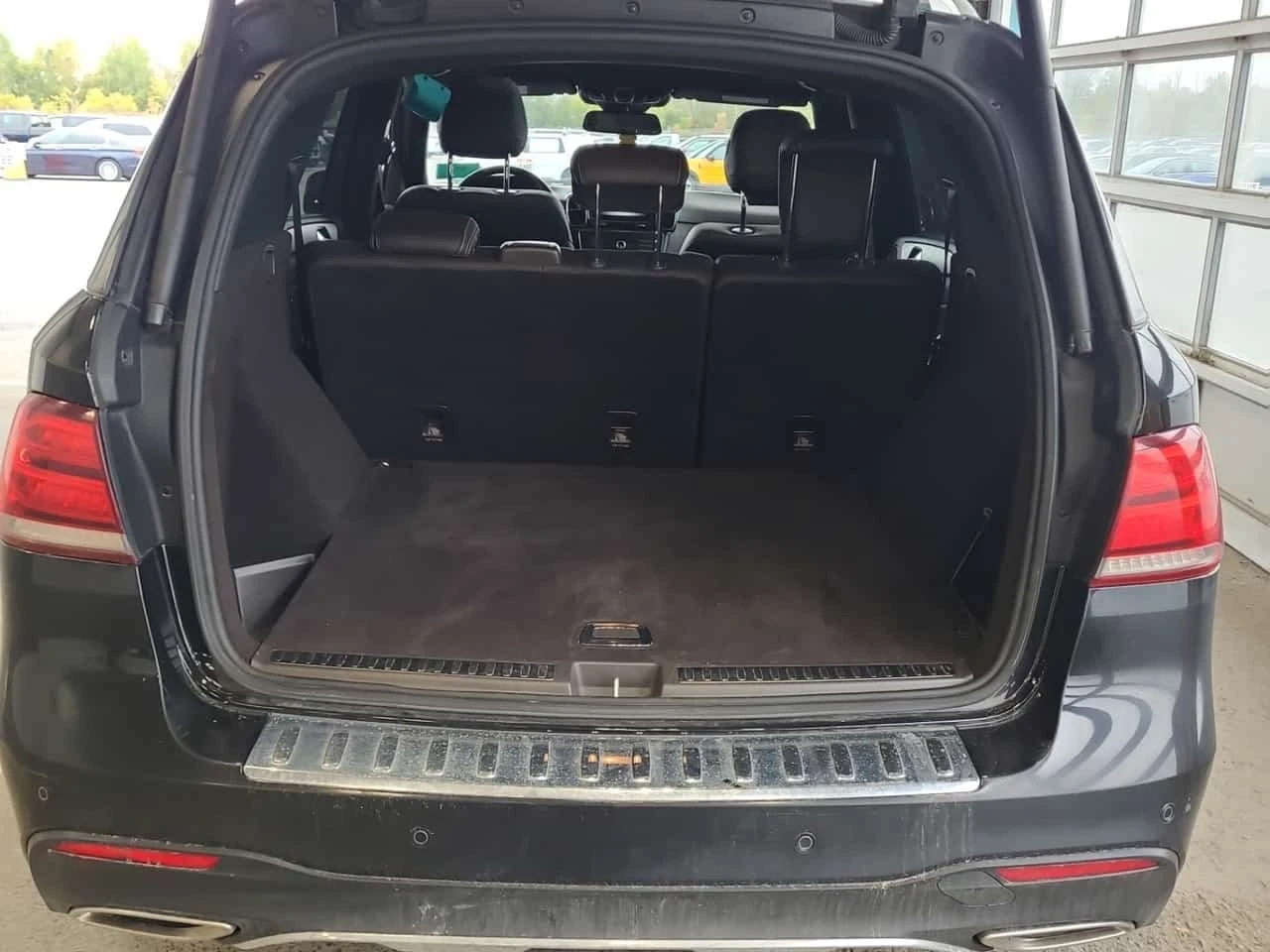Mercedes-Benz GLE 400 * AMG Line * CARFAX * , снимка 11 - Автомобили и джипове - 56278072