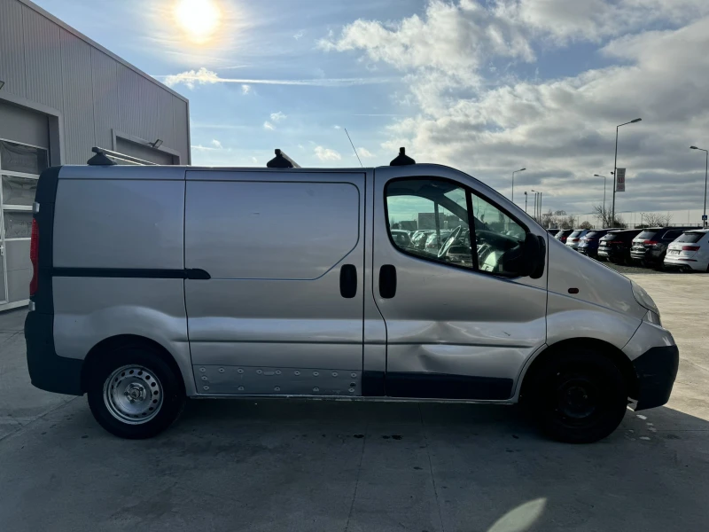 Opel Vivaro 2.0* 115ps* АВТОМАТ* КЛИМАТИК* , снимка 7 - Бусове и автобуси - 48236555