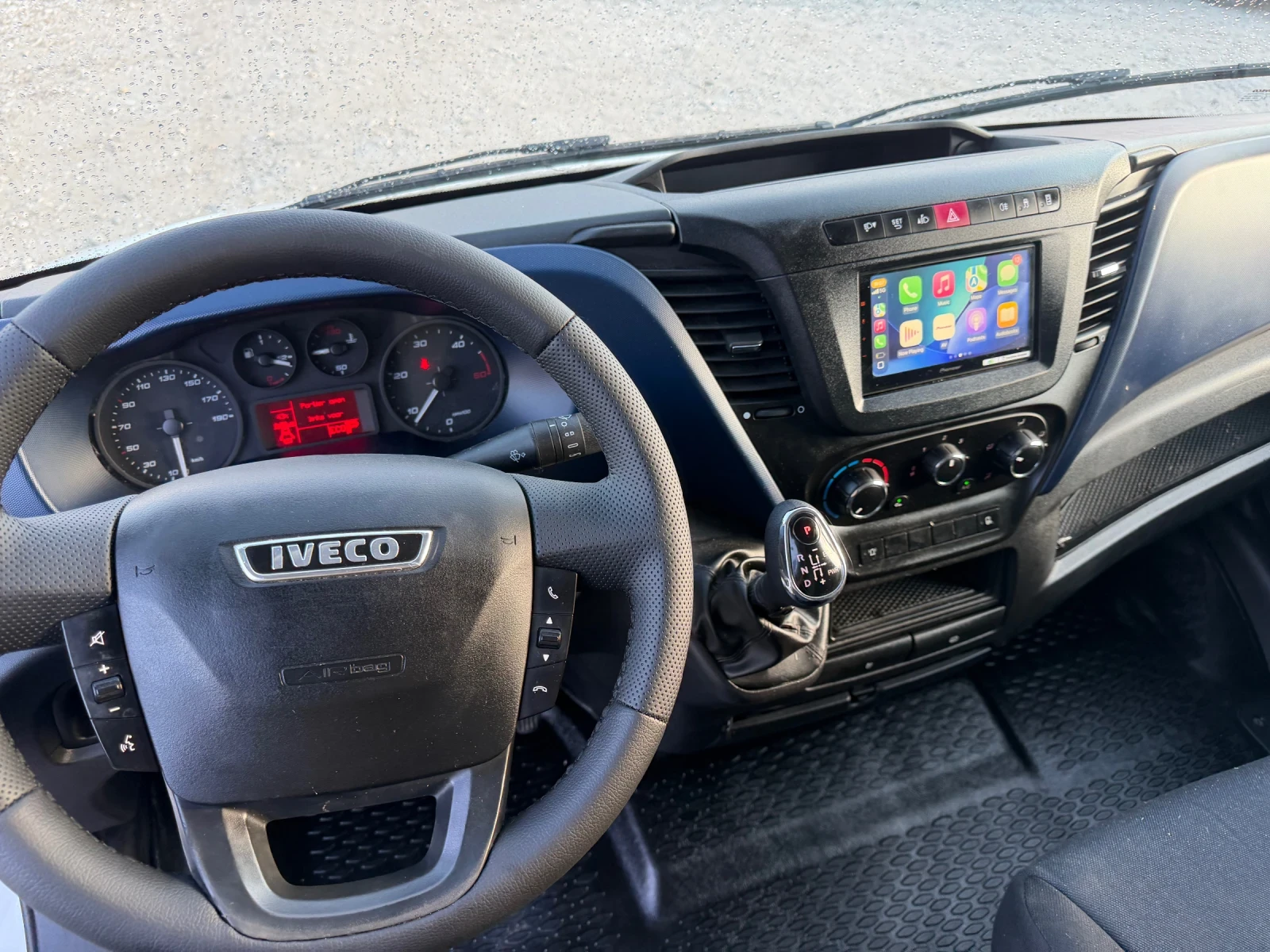 Iveco Daily 35-140!MAXI!HI-MATIC!РЕАЛНИ КМ!232ХКМ!, снимка 15 - Бусове и автобуси - 55282783