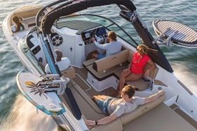 Моторна яхта Sea Ray SDS250, снимка 6