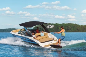 ����� �� �������� �� ������� ���� Sea Ray SDS250