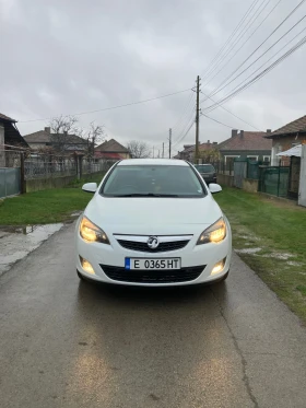 Opel Astra J SRI, снимка 1
