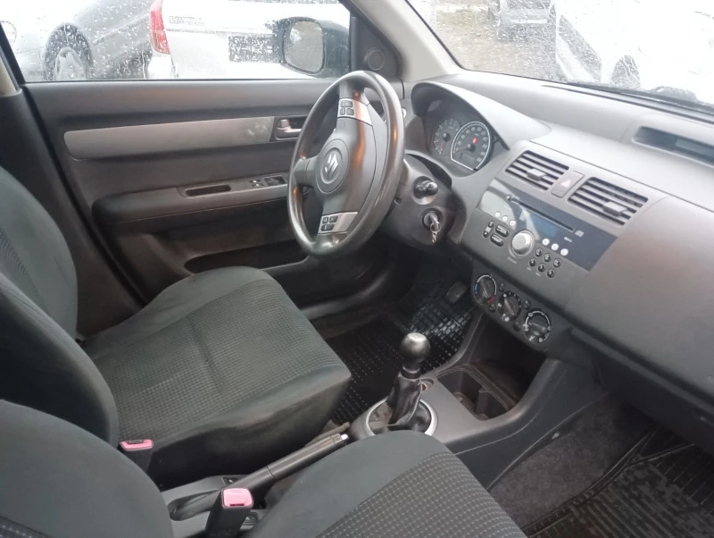 Suzuki Swift 1.3i ТОП СЪСТОЯНИЕ , снимка 5 - Автомобили и джипове - 39827028