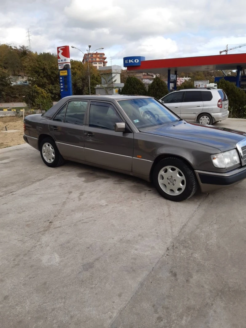 Mercedes-Benz 124, снимка 5 - Автомобили и джипове - 47504149