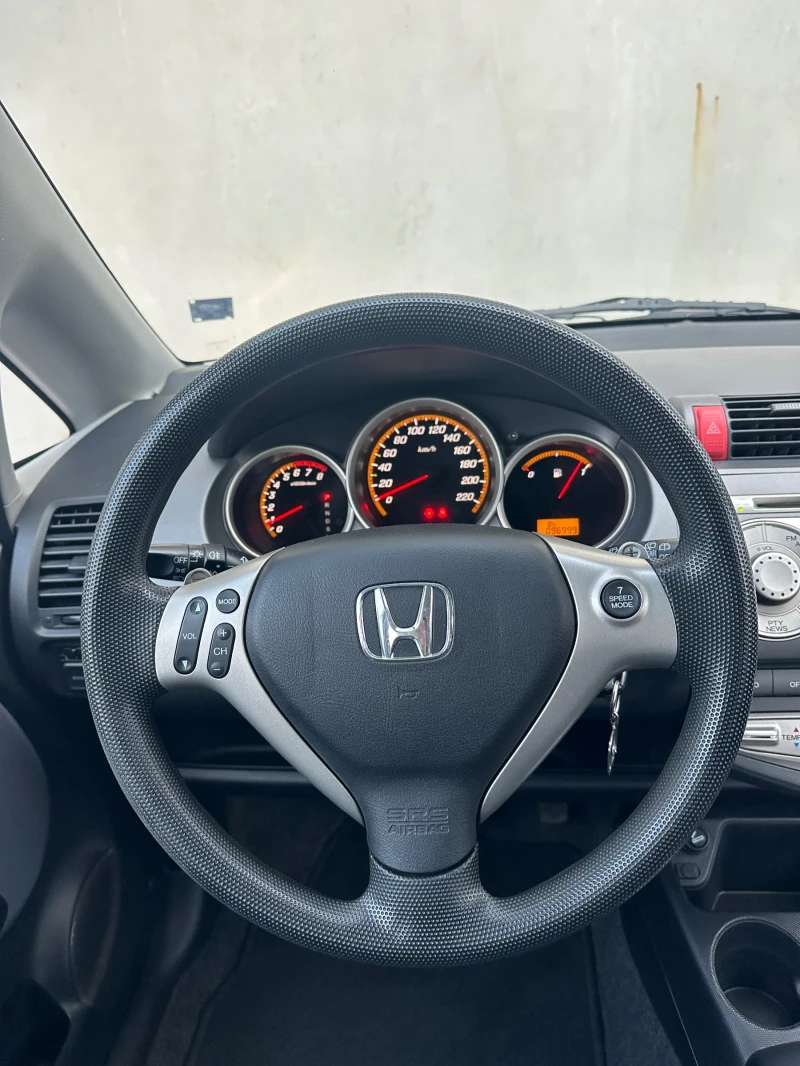 Honda Jazz 1.4i , снимка 8 - Автомобили и джипове - 48130308