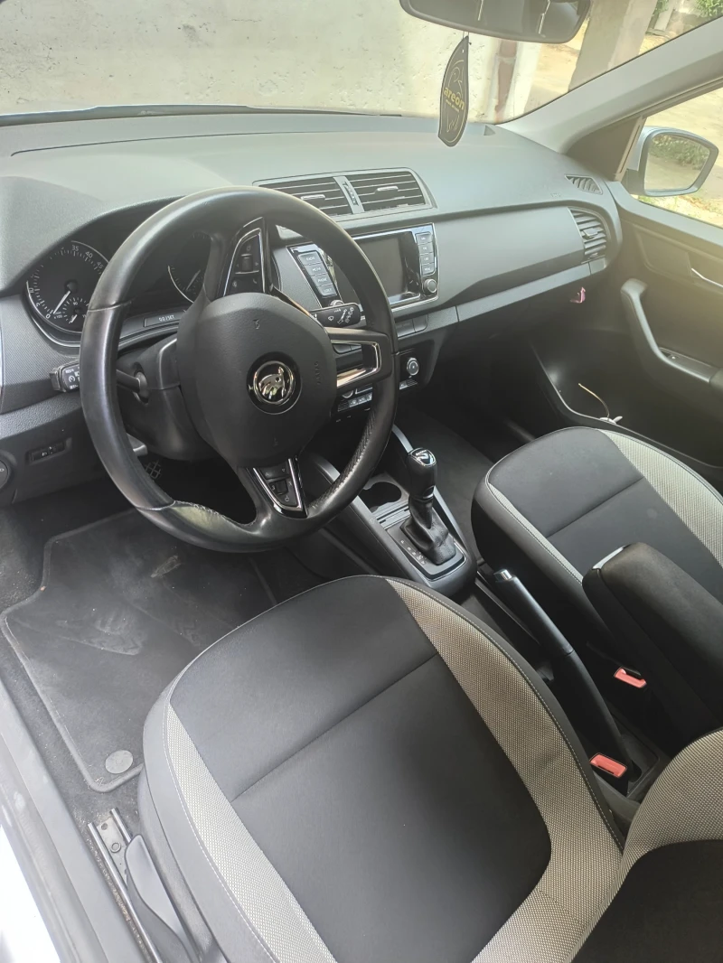 Skoda Fabia 1.4TDI автоматик , снимка 8 - Автомобили и джипове - 52338753