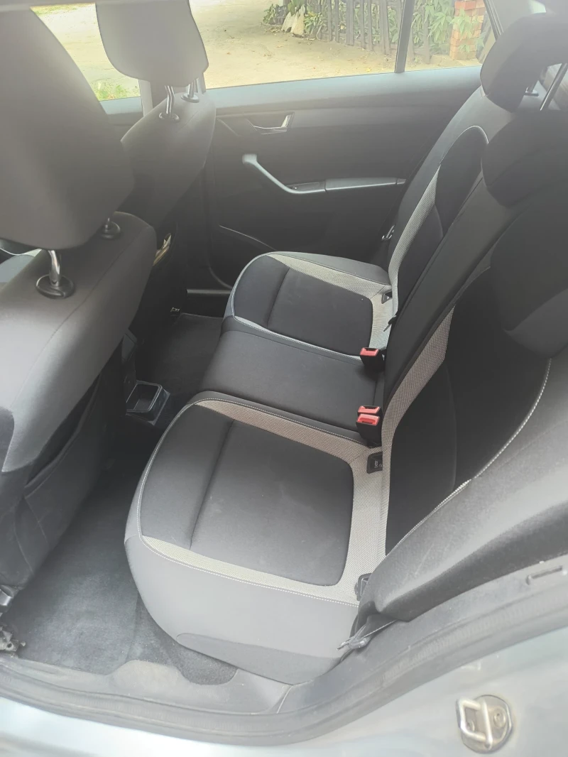 Skoda Fabia 1.4TDI автоматик , снимка 9 - Автомобили и джипове - 52338753