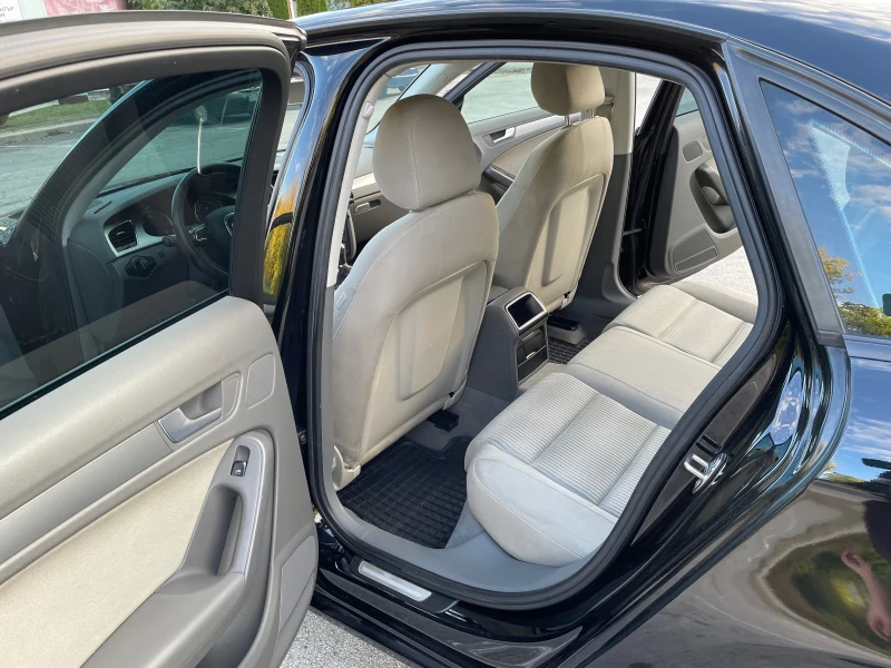 Audi A4 -Гаражна, отлично състояние, с комплект зимни гуми, снимка 8 - Автомобили и джипове - 52547162