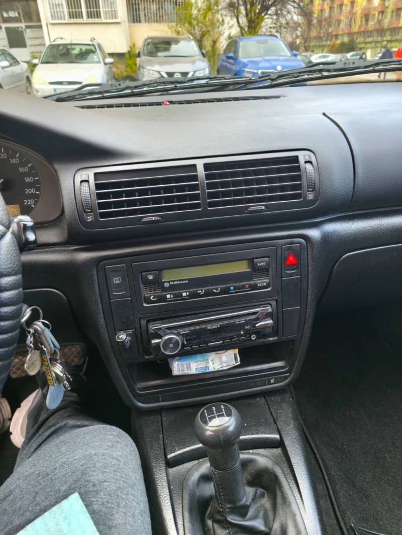 VW Passat 1.9TDI, снимка 11 - Автомобили и джипове - 52752137