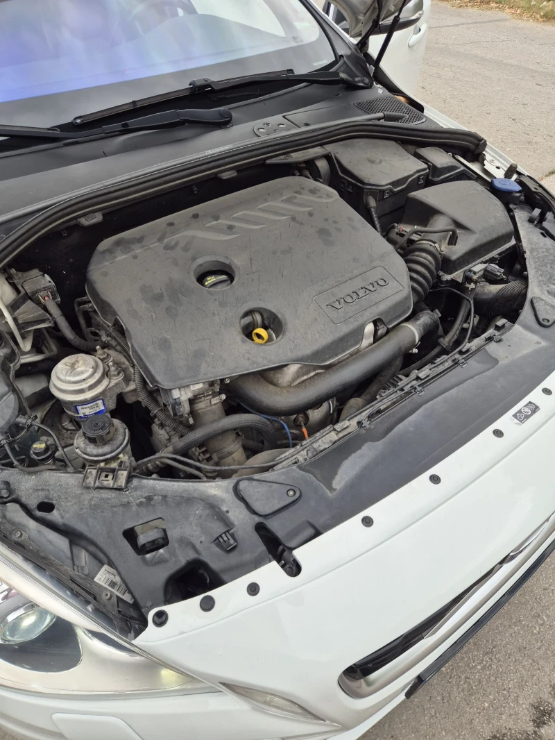 Volvo S60 Drive E - R Design, снимка 9 - Автомобили и джипове - 52999705