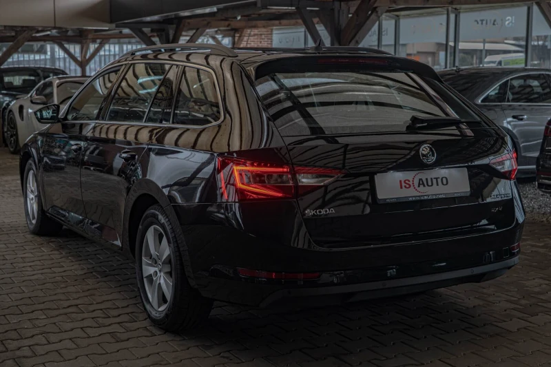 Skoda Superb 2.0TDI/DSG/ParkPilot/4x4/AirCare/Подгрев, снимка 6 - Автомобили и джипове - 53056137