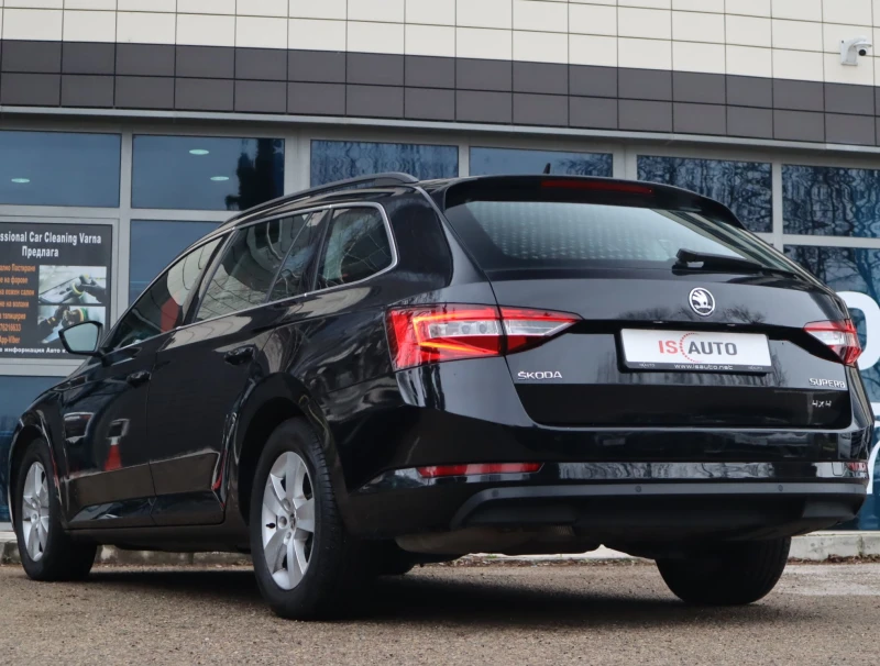 Skoda Superb 2.0TDI/DSG/ParkPilot/4x4/AirCare/Подгрев, снимка 4 - Автомобили и джипове - 53056137