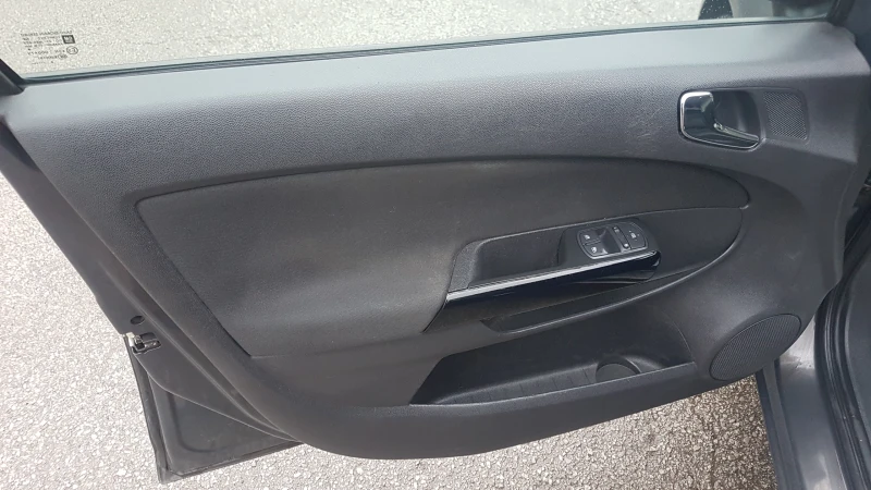 Opel Corsa 1.2i GAZ, снимка 11 - Автомобили и джипове - 53246265