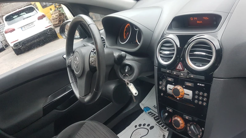 Opel Corsa 1.2i GAZ, снимка 14 - Автомобили и джипове - 53246265