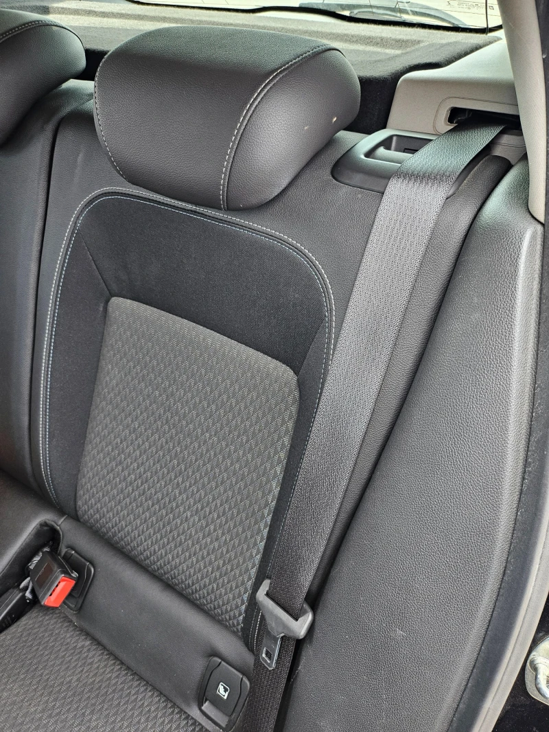 Opel Astra 1.4 Turbo, снимка 11 - Автомобили и джипове - 53387839