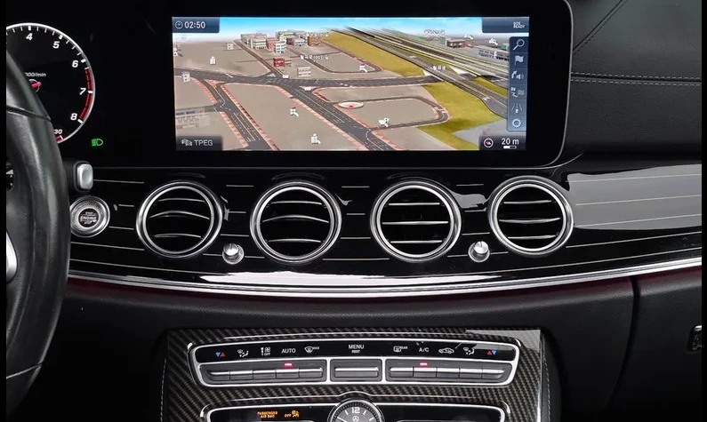 Mercedes-Benz E 450 EXCLUSIVE/367HP/4M/PANO/360/ОБДУХВАНЕ/282hMC, снимка 13 - Автомобили и джипове - 55133025