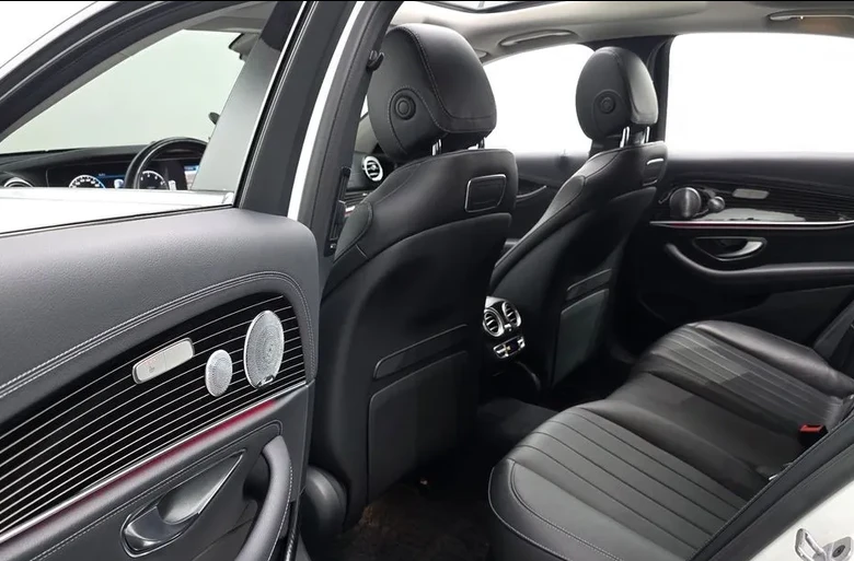 Mercedes-Benz E 450 EXCLUSIVE/367HP/4M/PANO/360/ОБДУХВАНЕ/282hMC, снимка 10 - Автомобили и джипове - 55133025